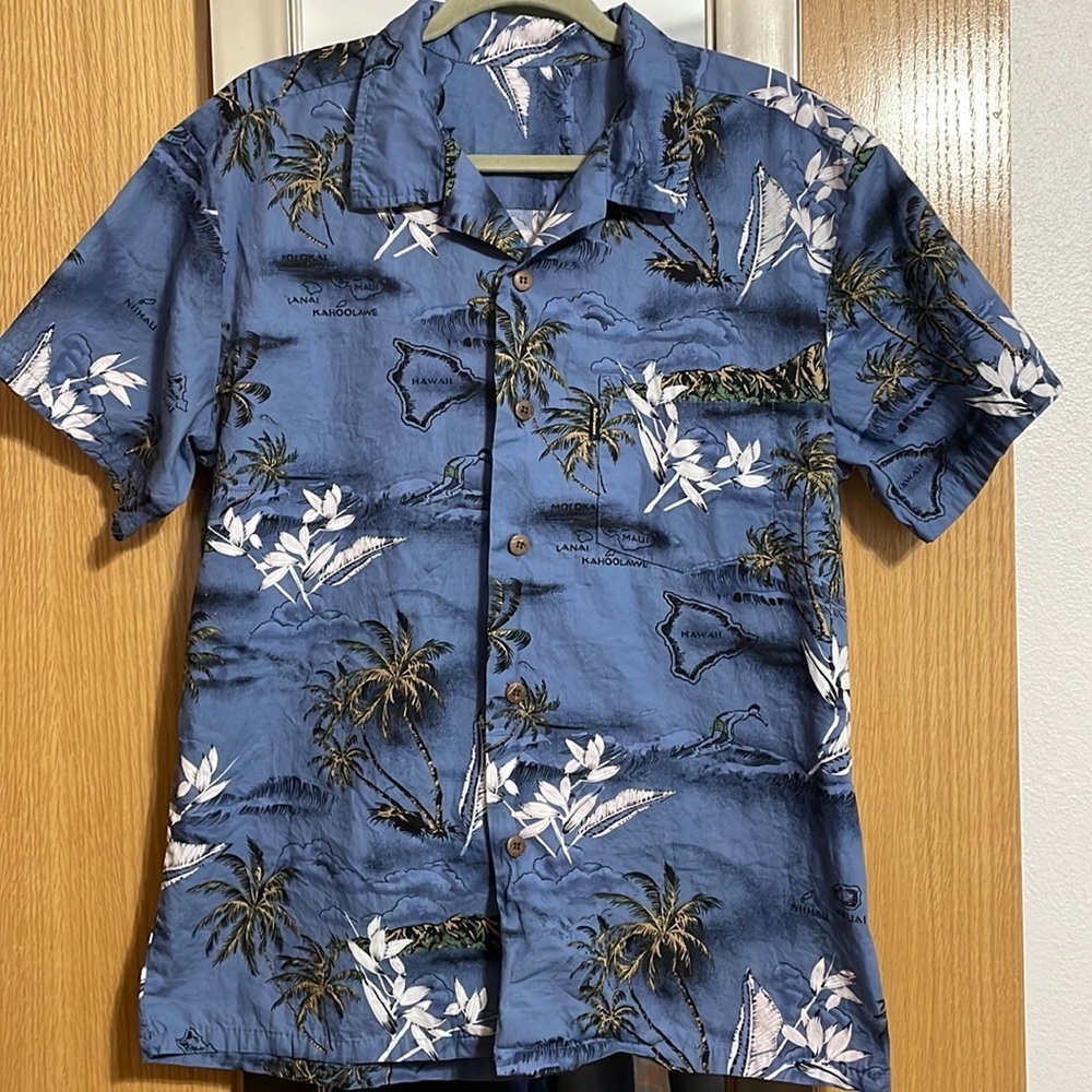 Palmwave short sleeve button up Aloha Hawaiian shirt with chest pocket Medium